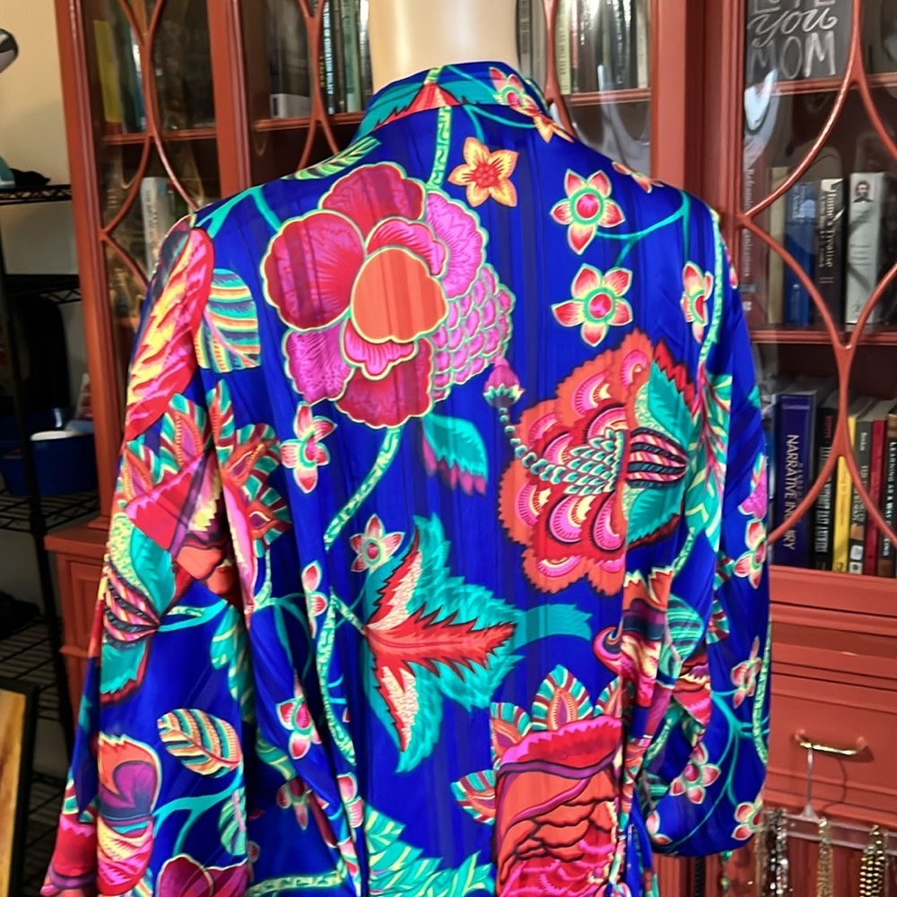 Victoria’s Secret Women’s Colorful Robe with Belt Like New One Size Lingerie - Picture 5 of 8
